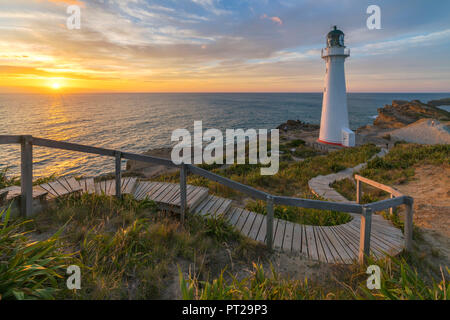 Castlepoint Castlepoint Leuchtturm in der Dämmerung,, Wairarapa Region, North Island, Neuseeland, Stockfoto