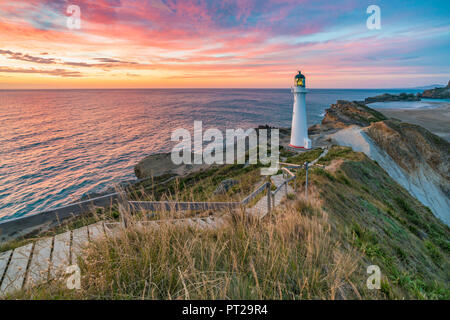 Castlepoint Castlepoint Leuchtturm in der Dämmerung,, Wairarapa Region, North Island, Neuseeland, Stockfoto