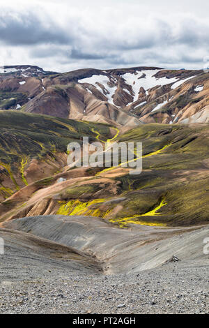 Blick von der Blahnukur Berg (Landmannalaugar, Fjallabak Nature Reserve, Highlands, Region Süd, Island, Europa) Stockfoto