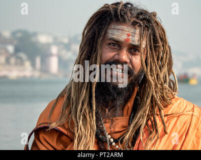 Ein sadhu in Varanasi, Indien. Stockfoto