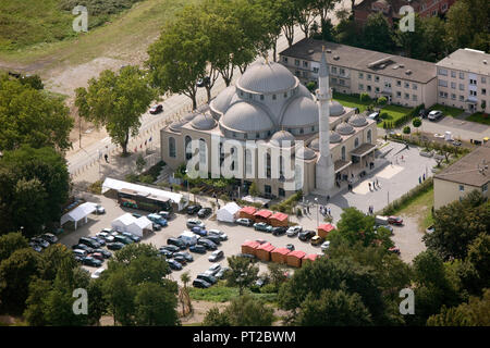 Luftaufnahme, DiTiB Duisburger Merkez Moschee & Bildungs- Zentrum, Duisburg, Ruhrgebiet, Nordrhein - Westfalen, Deutschland, Europa Stockfoto