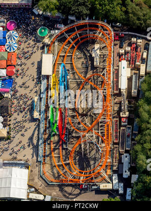 582. Cranger Kirmes, Jahrmarkt Karussells, Achterbahn, Riesenrad, Aussichtsturm, Fahrten, Kirmes Attraktionen, Folk Festival, Öffentlichkeit, chairoplane, Herne, Ruhrgebiet, Nordrhein-Westfalen, Deutschland Stockfoto