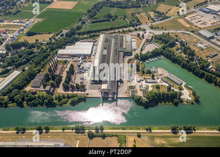 WDK Hafen und Lager GmbH, Logistikunternehmen, Wesel-Datteln-Kanal, Wasser- und Schifffahrtsamt Duisburg-Meiderich, KRAPS GmbH, DLRG Ortsgruppe Voerde eV Boot Hangar, Friedrichsfelde, Voerde (Niederrhein), Ruhrgebiet, Nordrhein-Westfalen, Deutschland Stockfoto