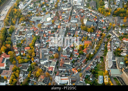 Die Innenstadt von Menden, Stadtzentrum, dem alten Rathaus, Neues Rathaus, Menden, Sauerland, Nordrhein-Westfalen, Deutschland Stockfoto