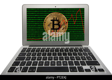 Symbol Bild von Turbulenzen, Volatilität, Aktienkurs digitale Währung, goldene physischen Münze Bitcoin Laptop mit binären Code Stockfoto