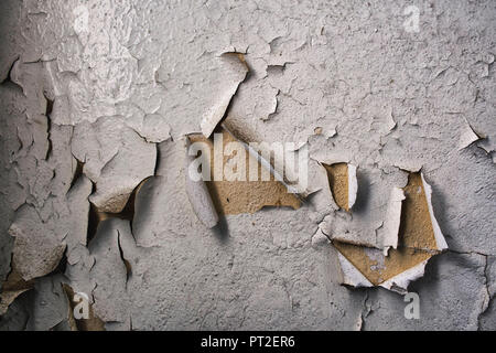 Abblätternde Farbe an der Wand, starken Kontrast, hohe Detail konzentrieren, Stockfoto