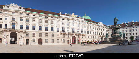 Imperial Bundeskanzleramt Flügel, Kaiser Franz Denkmal, Hofburg, Wien, Österreich Stockfoto