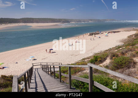 Rio Mira River erreichen der Atlantik in Vila Nova de Milfontes, Costa Alentejana, Westküste, Alentejo, Portugal Stockfoto