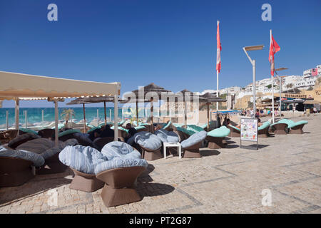 Beach Bar am Praia do Peneco Strand, Albufeira, Algarve, Portugal Stockfoto