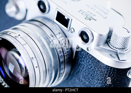 Vintage Leica IIIf 35mm Film Kamera vorne, ca. 1952 Stockfoto