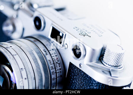 Vintage Leica IIIf 35mm Film Kamera vorne, ca. 1952 Stockfoto