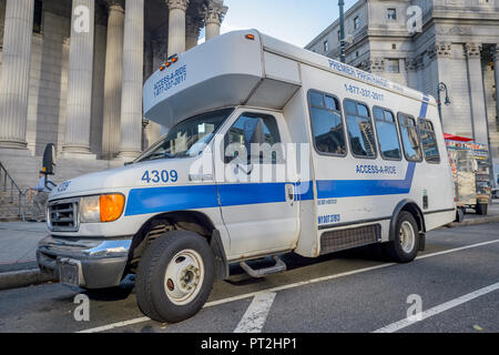 New York, USA. 05 Okt, 2018. Zugang eine Fahrt transportieren. Credit: Erik McGregor/Pacific Press/Alamy leben Nachrichten Stockfoto