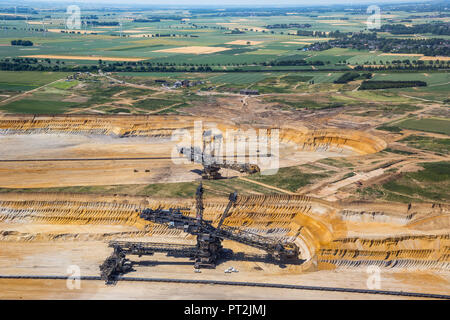 Braunkohle Bagger, Braunkohle Garzweiler, RWE Power, Rheinischen Braunkohletagebaus, Borschemich, Jüchen, Niederrhein, braun Steinkohle, Braunkohle, Nordrhein-Westfalen, Deutschland Stockfoto