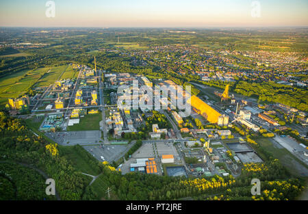 Chemtura Holdings GmbH, Bayer AG Bergkamen Chemieanlage, holzkontor Bergkamen GmbH & Co.KG, Bergkamen, Ruhrgebiet, Nordrhein-Westfalen, Deutschland Stockfoto