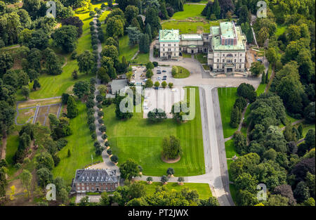 Die Villa Hügel mit Alfried Krupp von Bohlen und Halbach Stiftung, Country Estate der Industriellen Alfred Krupp aus dem 19. Jahrhundert mit verzierten Zimmer und Park, Essen, Ruhrgebiet, Nordrhein-Westfalen, Deutschland Stockfoto