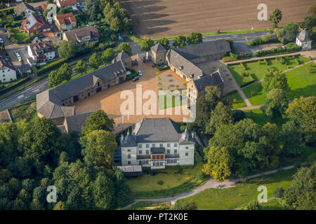 Haus Opherdicke ist ein Wasserschloss und der ehemalige Landsitz in Holzwickede und Opherdicke, Frank Brabant Sammlung, Ausstellung, Veranstaltungsort, Holzwickede, Ruhrgebiet, Nordrhein-Westfalen, Deutschland Stockfoto