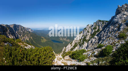 Österreich, Oberösterreich, Salzkammergut, Feuerkogel, Höllengebirge, Hochebene, Blick zum Langbathsee, Stockfoto