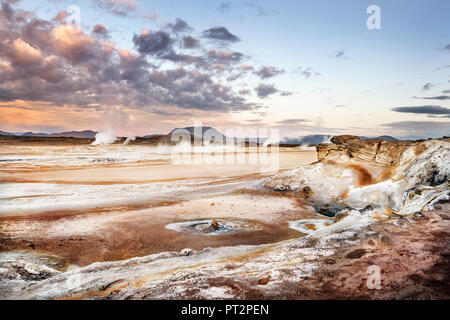 Insel, Myvatn, Hverir, Solfatara, mudpots Stockfoto