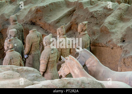 Terracotta Krieger und Pferde auf der Grabstätte des Kaisers Qin Shi Huang Di in Xi'an, Shaanxi, China. Stockfoto