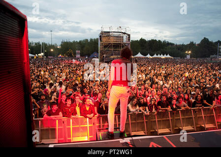 MADRID - SEP 8: Albert Hammond jr führt im Konzert an Dcode Music Festival am 8. September 2018 in Madrid, Spanien. Stockfoto