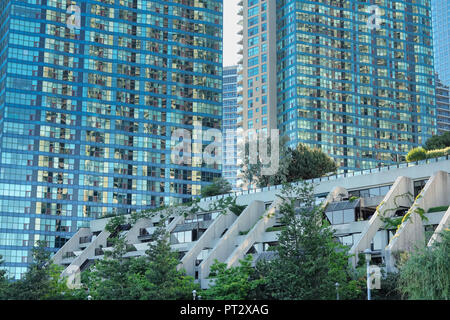 Toronto, Kanada - 20 Juni, 2018: Wahrzeichen Eigentumswohnung in der Nähe von Toronto Hafen Stockfoto