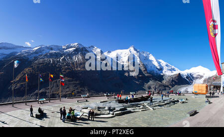 Großglockner Hochalpenstraße, Österreich, Kärnten, Kaiser-Franz-Josefs-Höhe, Touristen Stockfoto