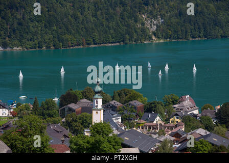 Österreich, Salzburger Land, Salzkammergut, St. Gilgen, Segelboote auf dem See Wolfgang Stockfoto