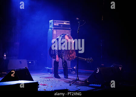 BARCELONA - 23.SEPTEMBER: Seite Chick (Spanische Female Rock Band) führen Sie im Konzert an BAM Festival am 23. September 2018 in Barcelona, Spanien. Stockfoto