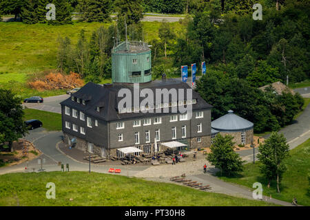 Luftaufnahme, Kahlen Asten hotel, Wetterstation, Deutscher Wetterdienst Kahler Asten, Rothaarsteig, Winterberg Stockfoto