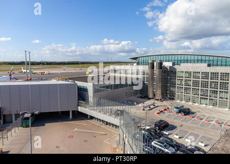 HAMBURG/Deutschland - 28. SEPTEMBER 2018: Landschaft Blick vom deutschen Flughafen Hamburg Stockfoto