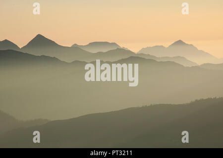 Blick auf die Chiemgauer Alpen, Kitzbüheler Horn, Tirol, Österreich Stockfoto