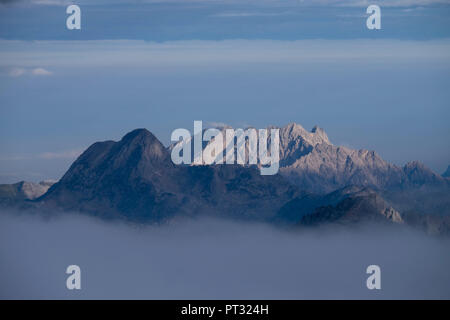 Blick auf die Berchtesgadener Alpen mit großer Hundstod Peak von Hochkönig Gruppe, Bayern, Deutschland Stockfoto