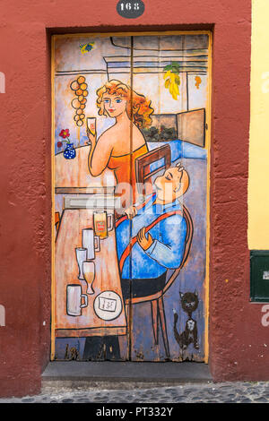 Lackierte Türen in Santa Maria Straße für die Kunst der offenen Türen Projekt, Funchal, Madeira, Portugal, Stockfoto