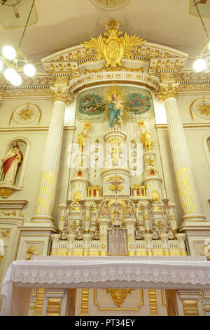 QUEBEC CITY, Kanada - 21 Aug, 2012: Altar des berühmten Notre-Dame-des-Victoires (Unsere Liebe Frau vom Siege) Kirche am Place Royale in der Altstadt von Quebec City. Er Stockfoto