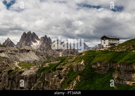 Europa, Italien, Alpen, Dolomiten, Berge, Belluno, Sextner Dolomiten, Rifugio Auronzo, Tre Cime Stockfoto