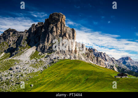 Europa, Italien, Alpen, Dolomiten, Berge, Blick vom Passo Giau. Sommer Dolomiten Stockfoto