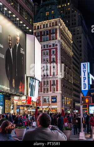 Times Square bei Nacht von New York in den USA Stockfoto