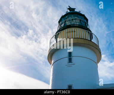 Fidra Leuchtturm Laterne, deaktiviert Stevenson Leuchtturm, fidra Island, Schottland, UK mit blauem Himmel Stockfoto