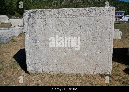 Stećci, alte megalithische Grabsteine an Radimlja alten Nekropole bei Vidovo Polje in der Nähe von Stolac, Bosnien und Herzegowina Stockfoto