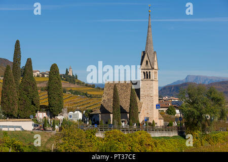 Dorfkirche St. Valentin, Tramin, Südtiroler Weinstraße, Südtirol, Italien Stockfoto