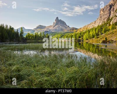 See Federa, Becco di Mezzodì, Croda da Lago, Venetien, Italien Stockfoto