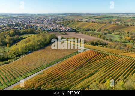 Deutschland, Baden-Württemberg, Kraichgau, Sulzfeld, Blick vom Turm der Burg Ravensburg, Stockfoto