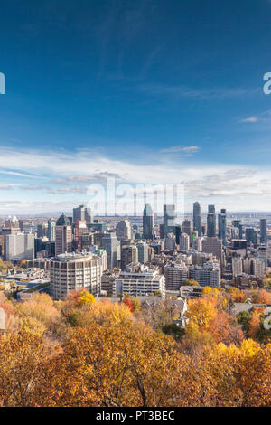 Kanada, Quebec, Montreal, erhöhten City Skyline von Mount Royal, Herbst Stockfoto