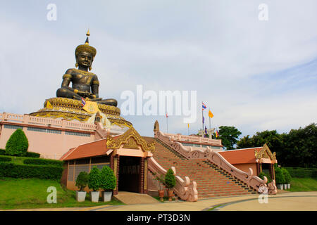 Haupteingang und Schritte für das Idol von Phra Buddha Maha Dhammraja, Phetchabun, Thailand. Stockfoto