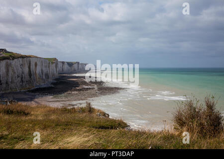 Klippen und der Küste in der Nähe von Ault, Picardie, Frankreich, Herbst Stockfoto