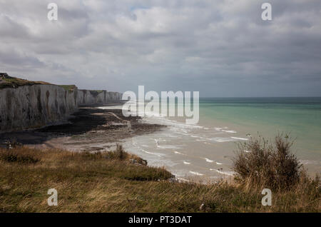 Klippen und der Küste in der Nähe von Ault, Picardie, Frankreich, Herbst Stockfoto