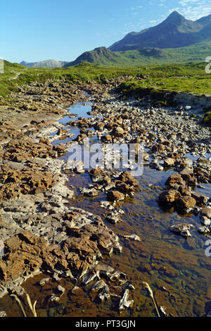 Steinerne Brücke in Sligachan Schottland, Vereinigtes Königreich Stockfoto