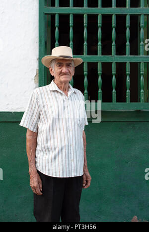 Porträt eines nicht identifizierten, ältere Latino Mann. Santa Fe de Antioquia, Kolumbien. Für die redaktionelle Nutzung. Sep 2018 Stockfoto