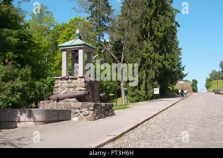 LAPPEENRANTA, Finnland - 15. JUNI 2016: Log Denkmal für die Schlacht von Villmanstrand 1741 auf Kristiinankatu in der Nähe von Old Park Stockfoto