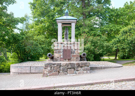 LAPPEENRANTA, Finnland - 15. JUNI 2016: Log Denkmal für die Schlacht von Villmanstrand 1741 auf Kristiinankatu in der Nähe von Old Park Stockfoto